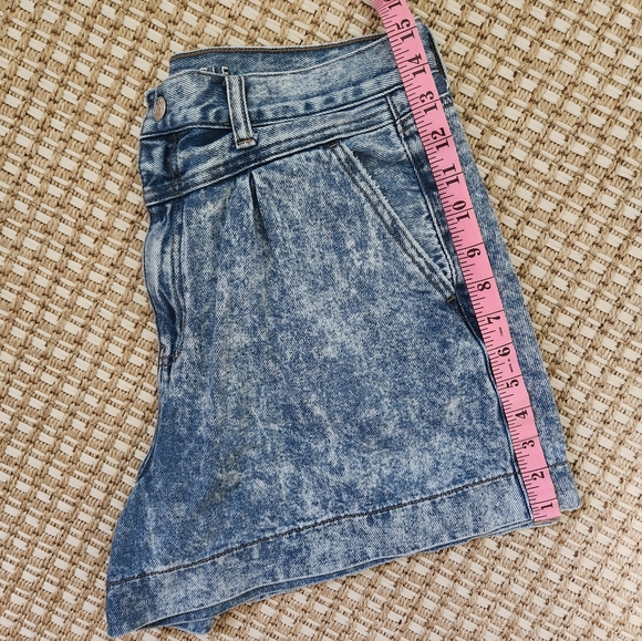 AE Jean Shorts - Picture 3 of 4